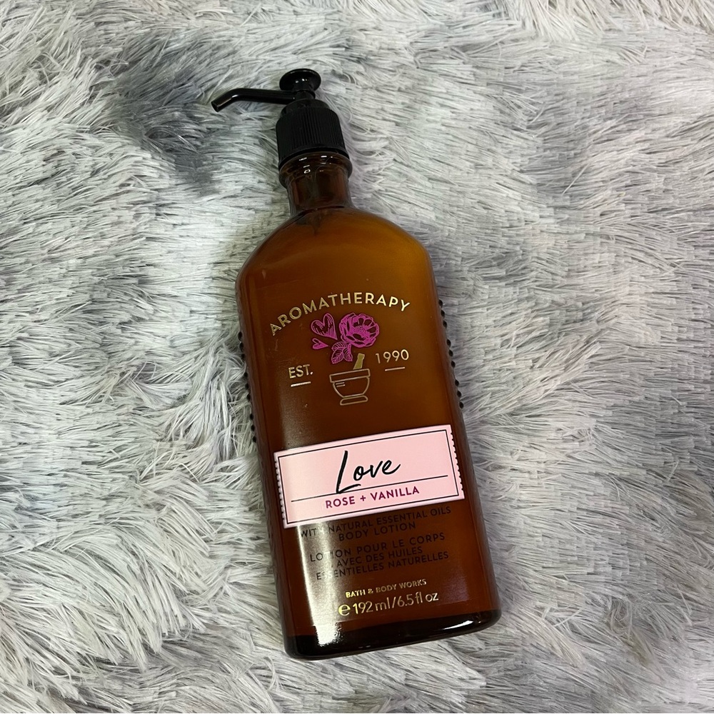 Bath & Body Works Aromatherapy Love Rose & Vanilla Body Lotion